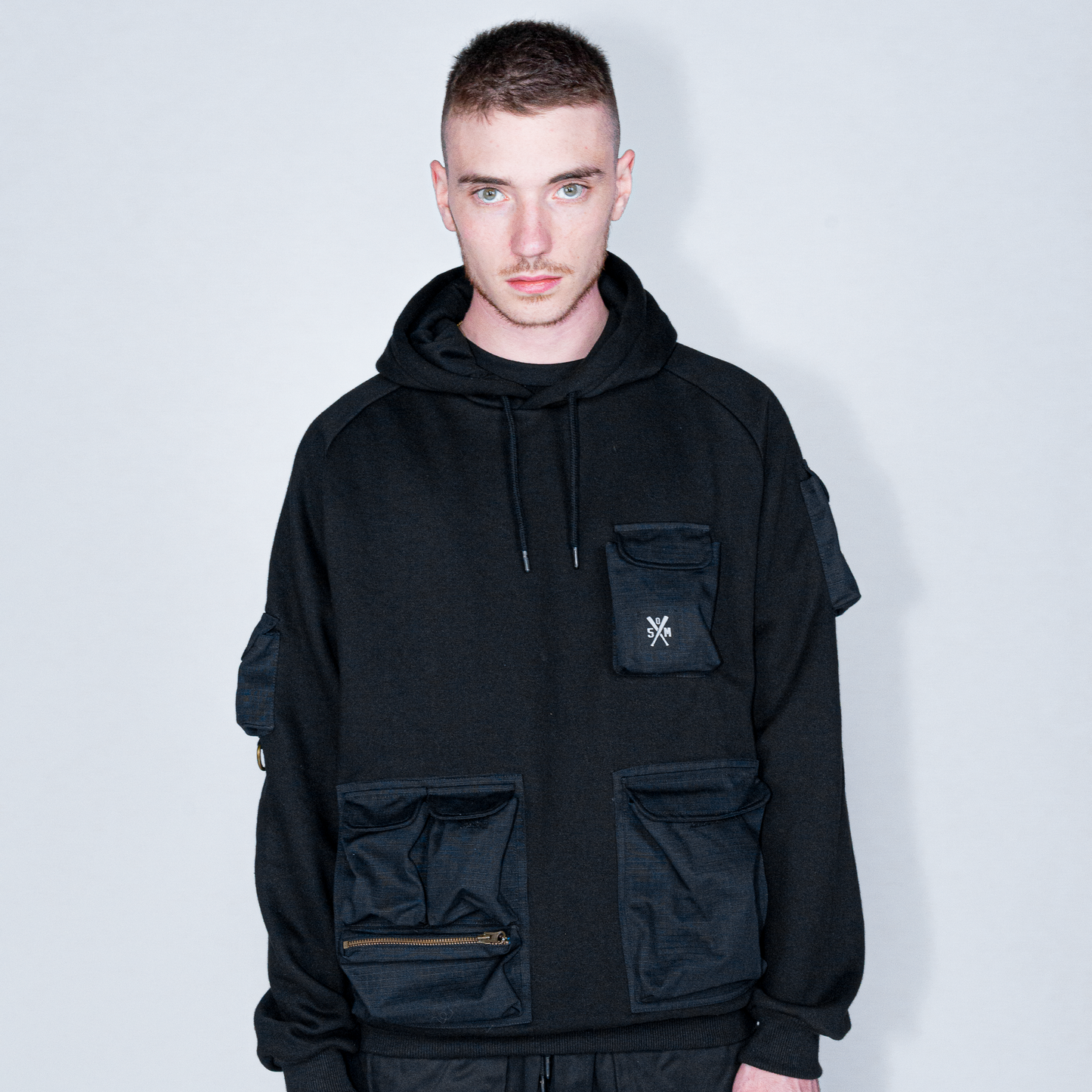 "RETROFUTURE" cargo Hoodie black