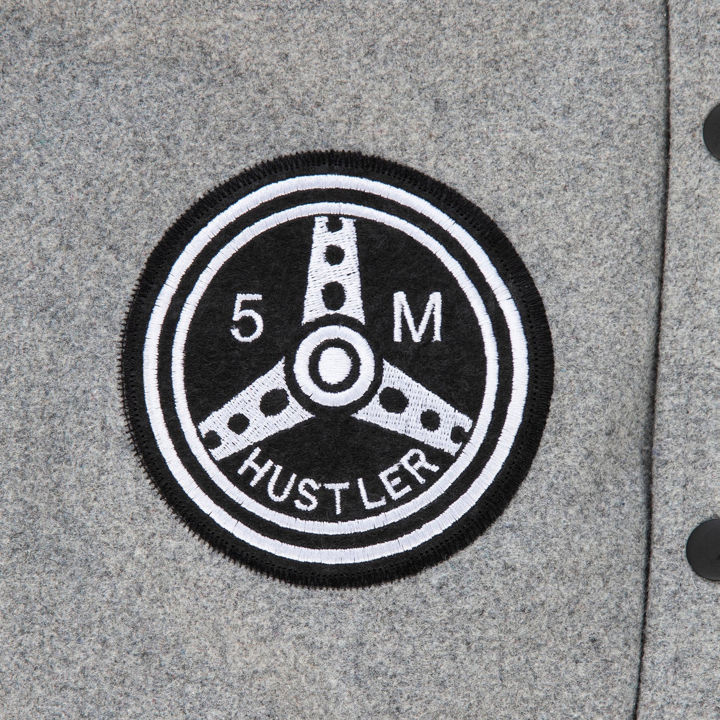 "ITALIAN HUSTLER" by Guè Varsity Dark Grey