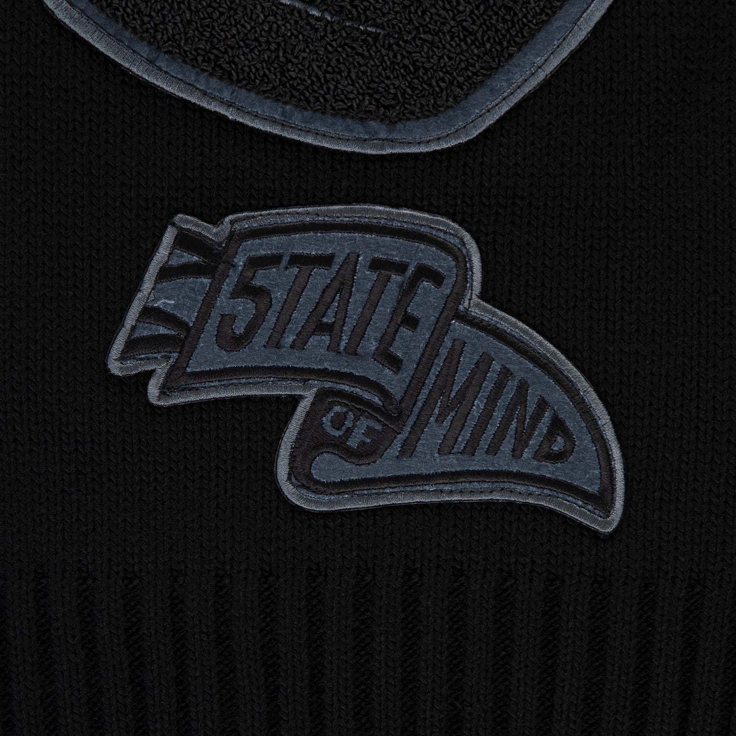 "WOLF" Cardigan Black