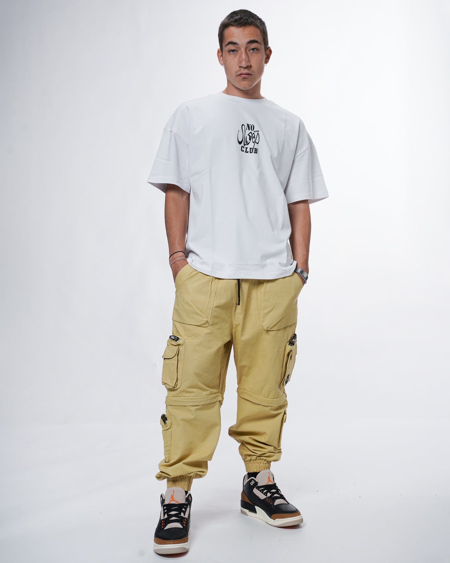 "NO SLEEP CLUB" T-shirt White