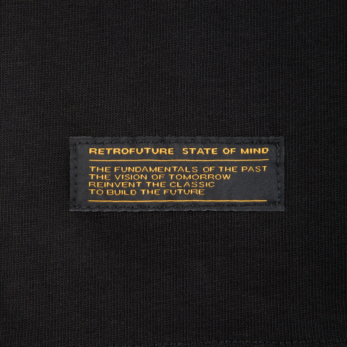 "RETROFUTURE BASIC" T-shirt Black Boxy